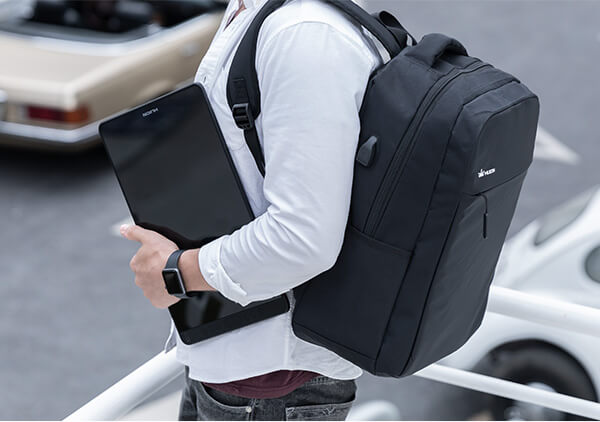 backpacking laptop or ipad What's in My Everyday Tech Bag! M4 iPad Pro! 16" MacBook Pro and more
